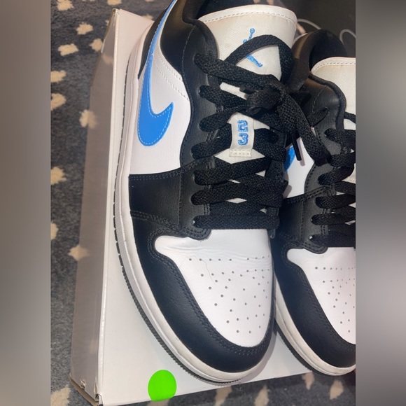 Women’s Air Jordan 1 Low Black/ University Blue-White Size 10 - Picture 8 of 16